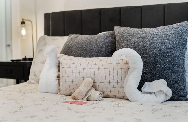 Stockyards- 4min Pet Friendly 3BR Luxe Gem - Foto 23