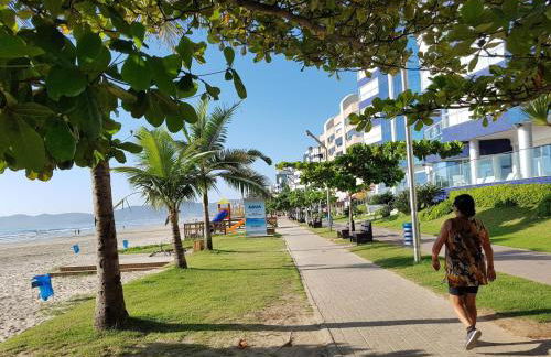 Meia Praia Apto Fino Acabamento 3 suítes e 2 garagens - Foto 46