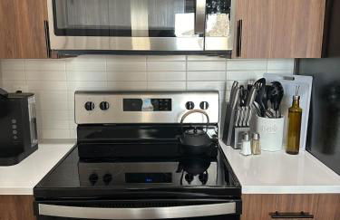 Beautiful Arlington Apartment with Pool & Parking! - Foto 39