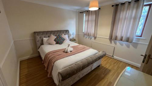 Super King Bed Suite, Executive office, fast WiFi, free parking - Foto 1