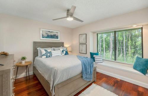 FEATURED ON HGTV'S MY LOTTERY DREAM HOME! Private dock, 15 minute boat ride to Crab Island, 20 minute drive to Destin, Pet Friendly - Foto 23
