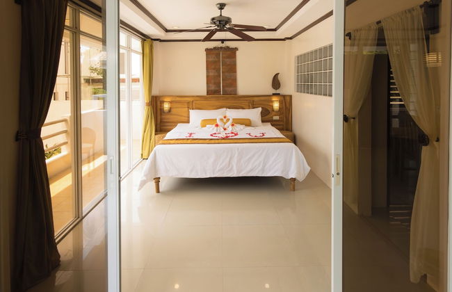 Palms Cove Resort - Photo 13