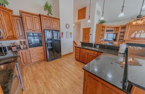 Frolic Inn OBX - Semi Soundfront Retreat, Pool, Hot Tub, Boat Ramp, Elevator, Media & Game Room - Foto 13