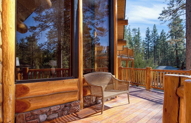 Pinetree Place by Avantstay Group Cabin w/ Hot Tub Minutes to the Lake - Photo 115