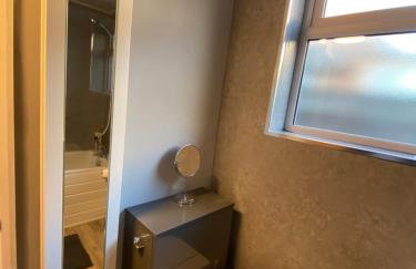 Comfortable 2 bedroom home from home with parking - Foto 3