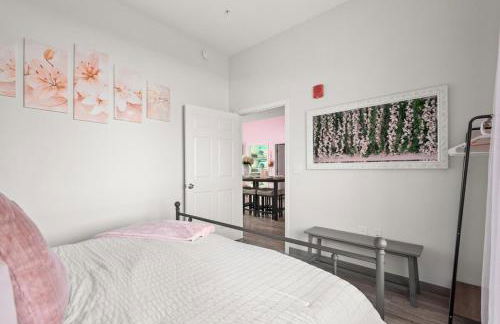 Unit 105 Stylish Condo with Free Parking and Close to Downtown - Foto 27