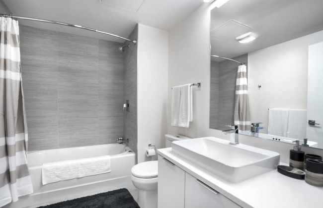 Luxurious Studio in the Seaport District - Photo 13