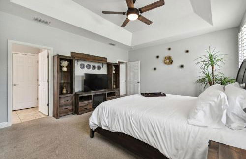 Tampa Private Large House, Game Room & Backyard - Sleeps 12, 4bdr, 3bth, Quiet Community, Near Everything in Tampa & St Pete - Foto 48