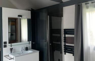 les chambres de pauline appartements avec climatisation et spa parking moto garage vélo - Foto 22