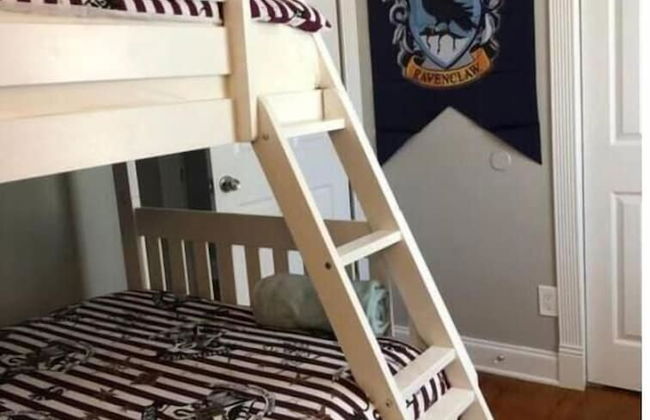 6149 Sandcrest · Next TO Universal. 8 Beds. Pool. Very Clean - Photo 12