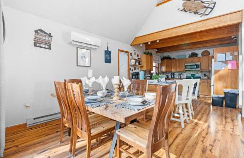 Lakefront with Beach Game Room Fire-pit and More - Foto 60