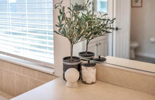 Large 5 bd home close to Beaches - Photo 53