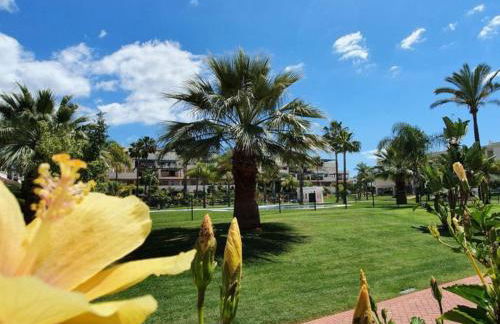 StayatSas Marbella Luxury 2 Bedroom Apartment, 80 m2 Private Terrace, Pools, Walk to Beach & Puerto Banús - Foto 33