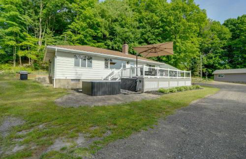 Lakefront Home in Hartford Hot Tub, Kayaks and Dock - Foto 23