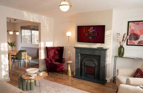 4BR Home and Parking with CCTV Contractors & Family - Foto 3