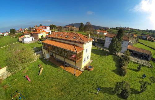 La Cochera de Somao, casona de tipología indiana - Photo 3