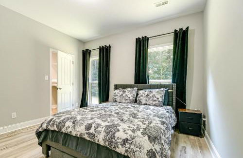 Secluded 18-Acre Retreat in Staley with Game Room - Foto 20