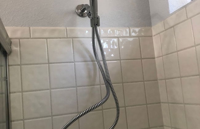 Home In The Pines Near Downtown w Hottub - Foto 22