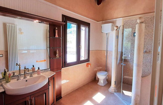 Divine Holiday Home in Giosa Marea with Sauna & Hot Tub - Foto 41