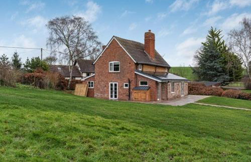 Luxury country oak beamed peaceful retreat - Photo 13