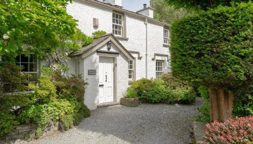 Peacock Cottage - Photo 1