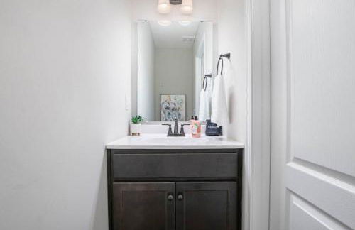 Cheerful 5 bedroom on azra with a pool and real - Foto 11