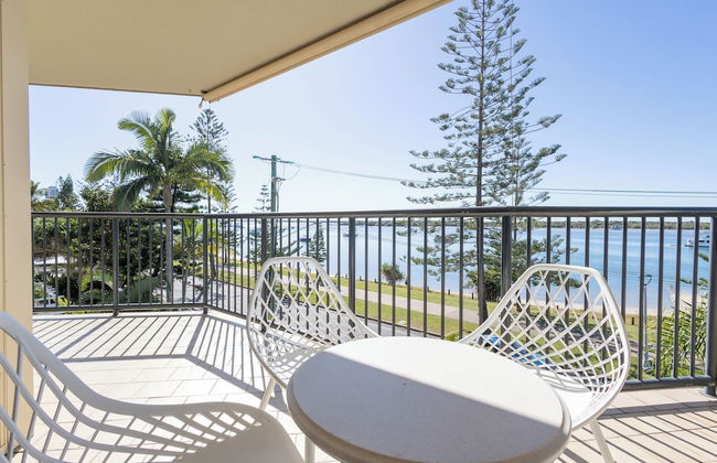 Bayview Beach Holiday Apartments - Photo 1