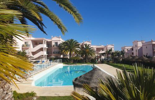 Top-floor 2 BR holiday home with sea view and pool - Foto 1