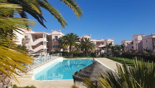 Top-floor 2 BR holiday home with sea view and pool - Foto 1