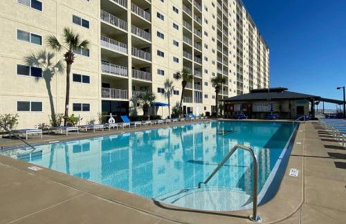 PCB Condo with Community Perks and Beach Access - Foto 36