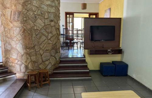 Casa grande, ampla, com 4 quartos e estacionamento - Foto 5