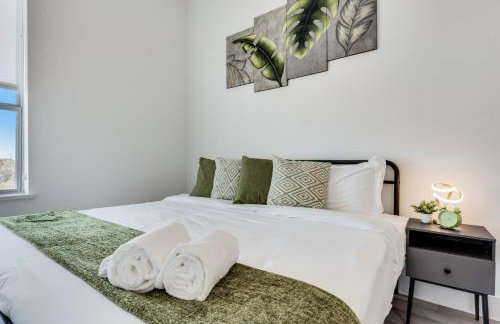 Contemporary 2BR I Gym I Parking I Workspace - Foto 9