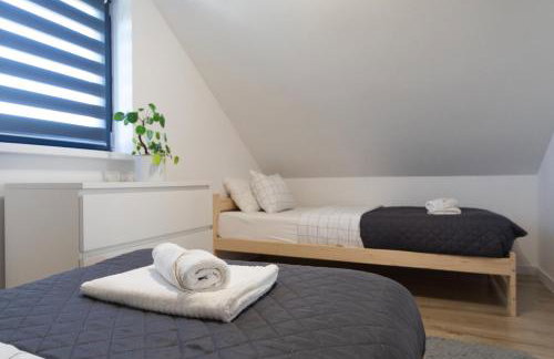 Modern house with private hot tub - Photo 17