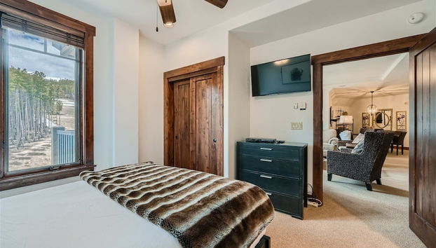 Best Mtn View-ski In Ski Out & Gondola to Downtown - Foto 3, Habitación