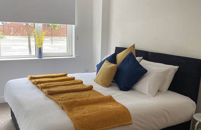 Captivating 1bed Citycentre Apartment With Parking - Photo 2