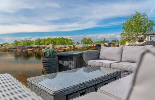 Lake View with Private Hot Tub at Tattershall Lakes - Foto 7