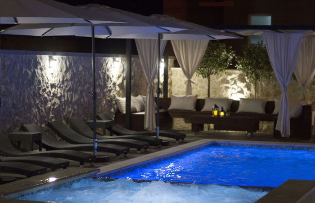 Exquisite Villa with Private Hot Tub in Grebaštica - Foto 18