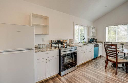 Quaint Concord Home with Covered Porch Near Hiking - Foto 8