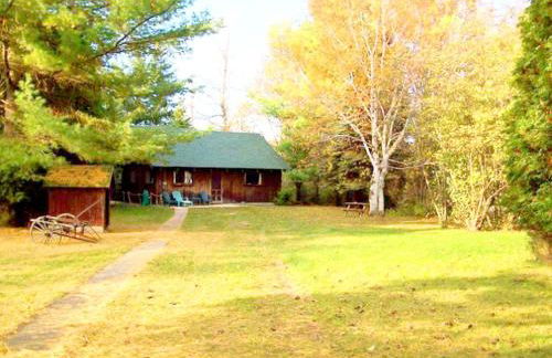 Rustic Cabin Rental on a Wildlife Sanctuary in Manistee, Michigan - Foto 21