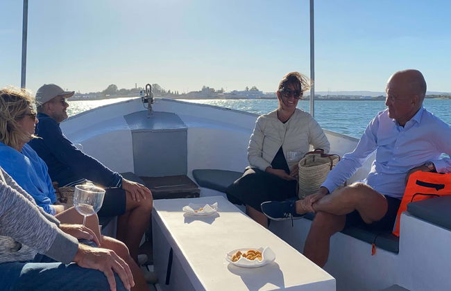 Paseo en barco al atardecer por el río Guadiana - Foto 1