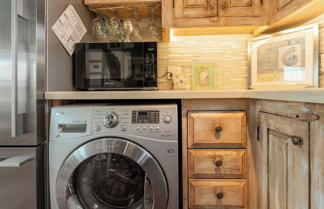 Casita de Catherine by Avantstay 1 Block to Duval St w/ Hot Tub! - Photo 12