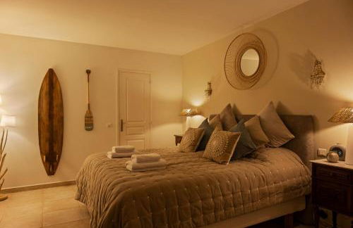 Villa La Genestière - Familienoase und Golfertraum mit Infinity-Pool und 180-Grad-Panoramablick bis zum Meer - Foto 15