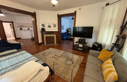 Eighty Three-Historic Downtown - Foto 9