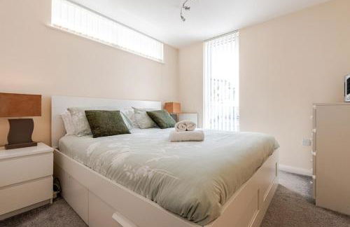 Comfortable 3-Storey House with Free Car Parking - Foto 36