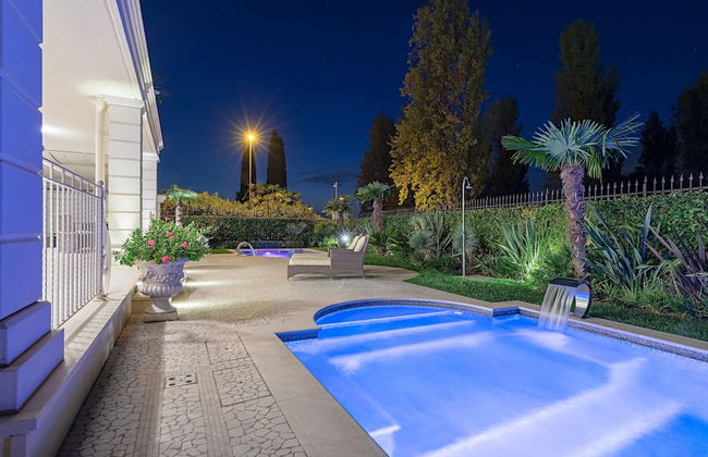 Luxury Lakefront Catullo with pool - Photo 71