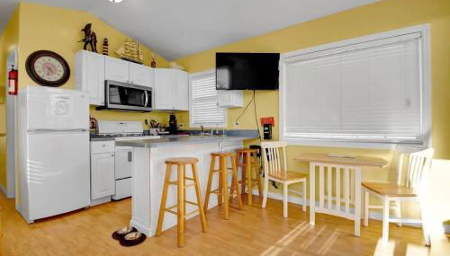 Surf City 2BR Model Home with Pool and Boat Ramp Access - Foto 3