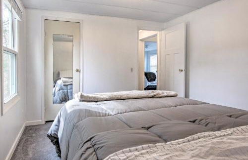 Cozy Asheville Cottage with Grill and Fire Pit! - Foto 19