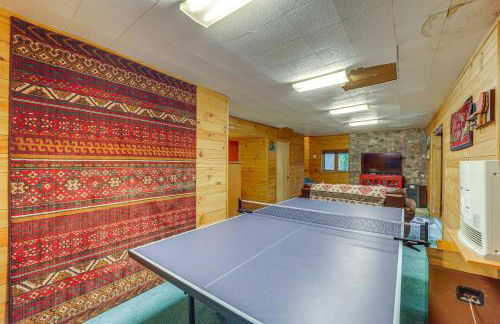 Senic Views, Game Room! Family Cabin in Deep Gap - Foto 24