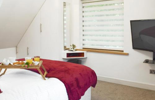 Coombe Wood Coach House - Foto 12