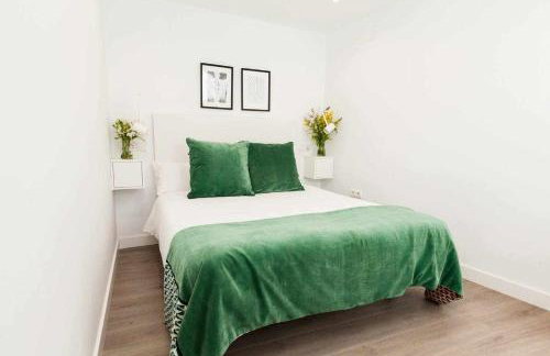 ISG Apartments Downtown family haven Free parking spot - Foto 20